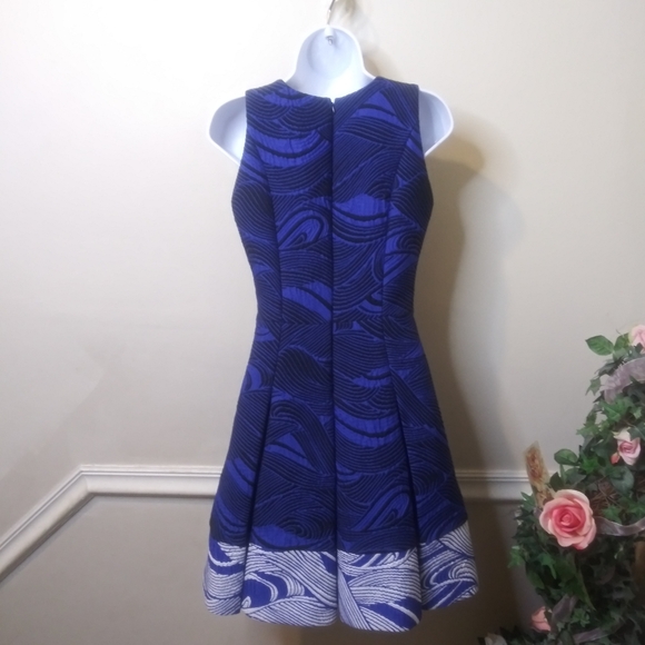 Andrew Gn 2015 Royal Blue, Black & White Trapunto/Quilted Style Skater Dresd - Picture 8 of 9